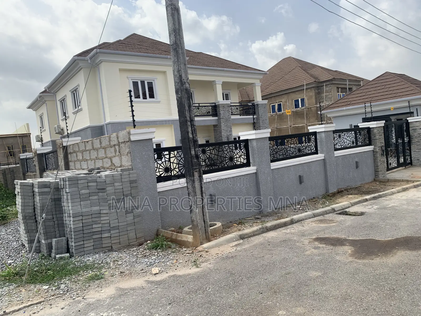 Furnished 5bdrm Duplex in Queens Park 3 Estate, Lugbe District for sale