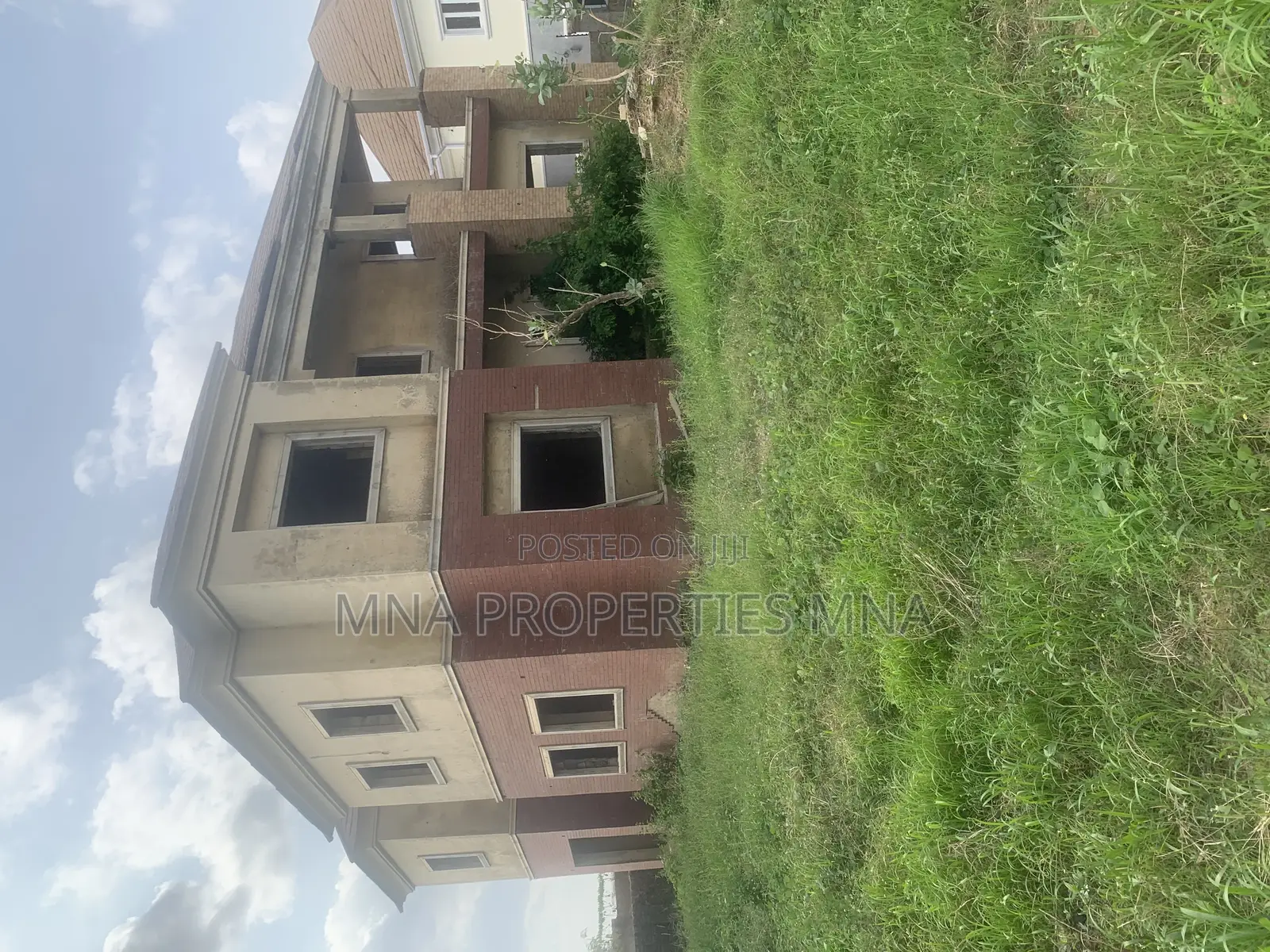 5bdrm Duplex in Queens Park 3 Estate, Lugbe District for sale