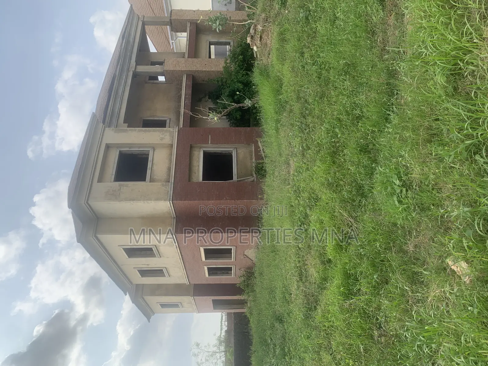 5bdrm Duplex in Queens Park 3 Estate, Lugbe District for sale