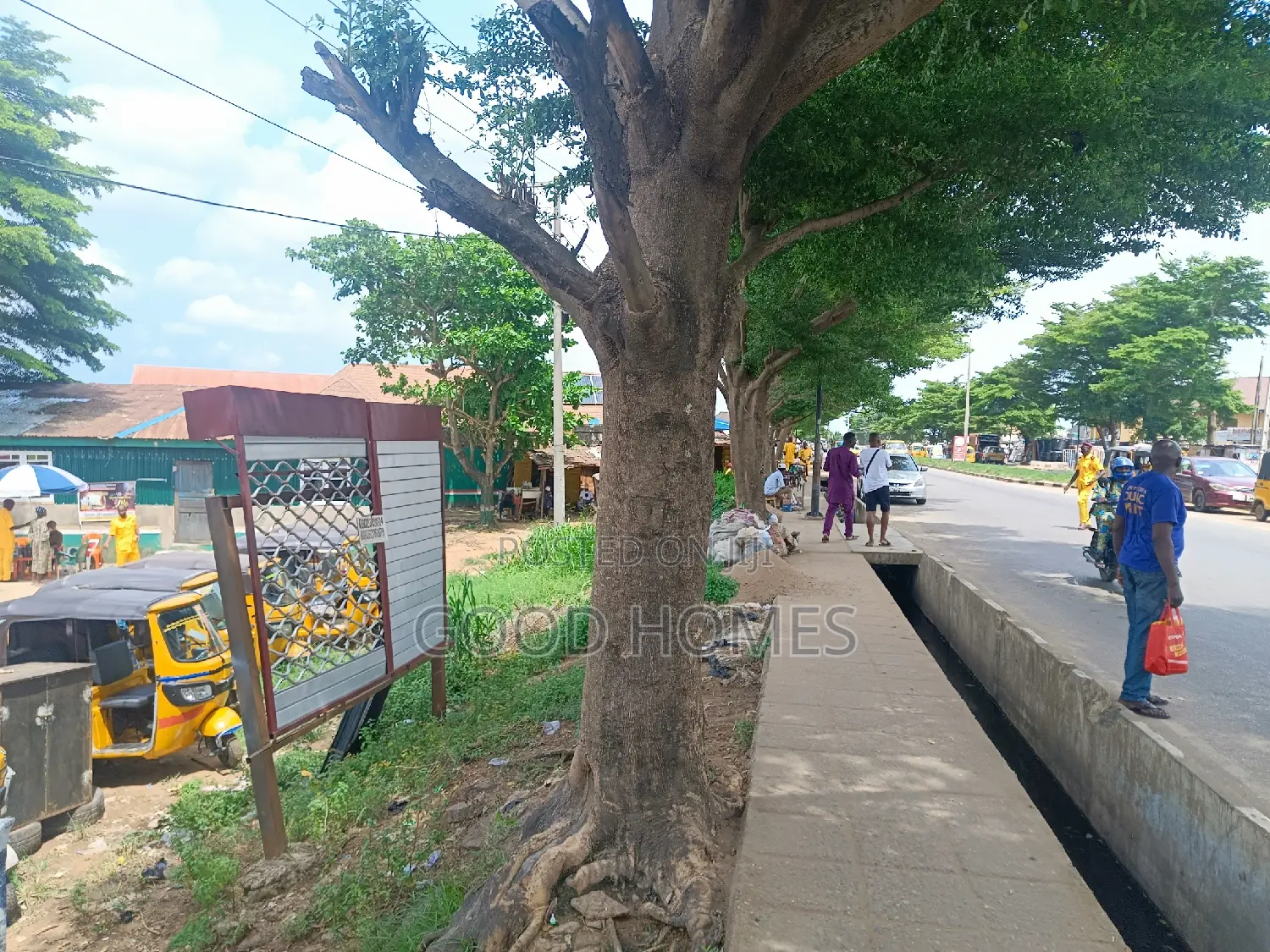 8 and Half Plot of Land Facing Express for Sale