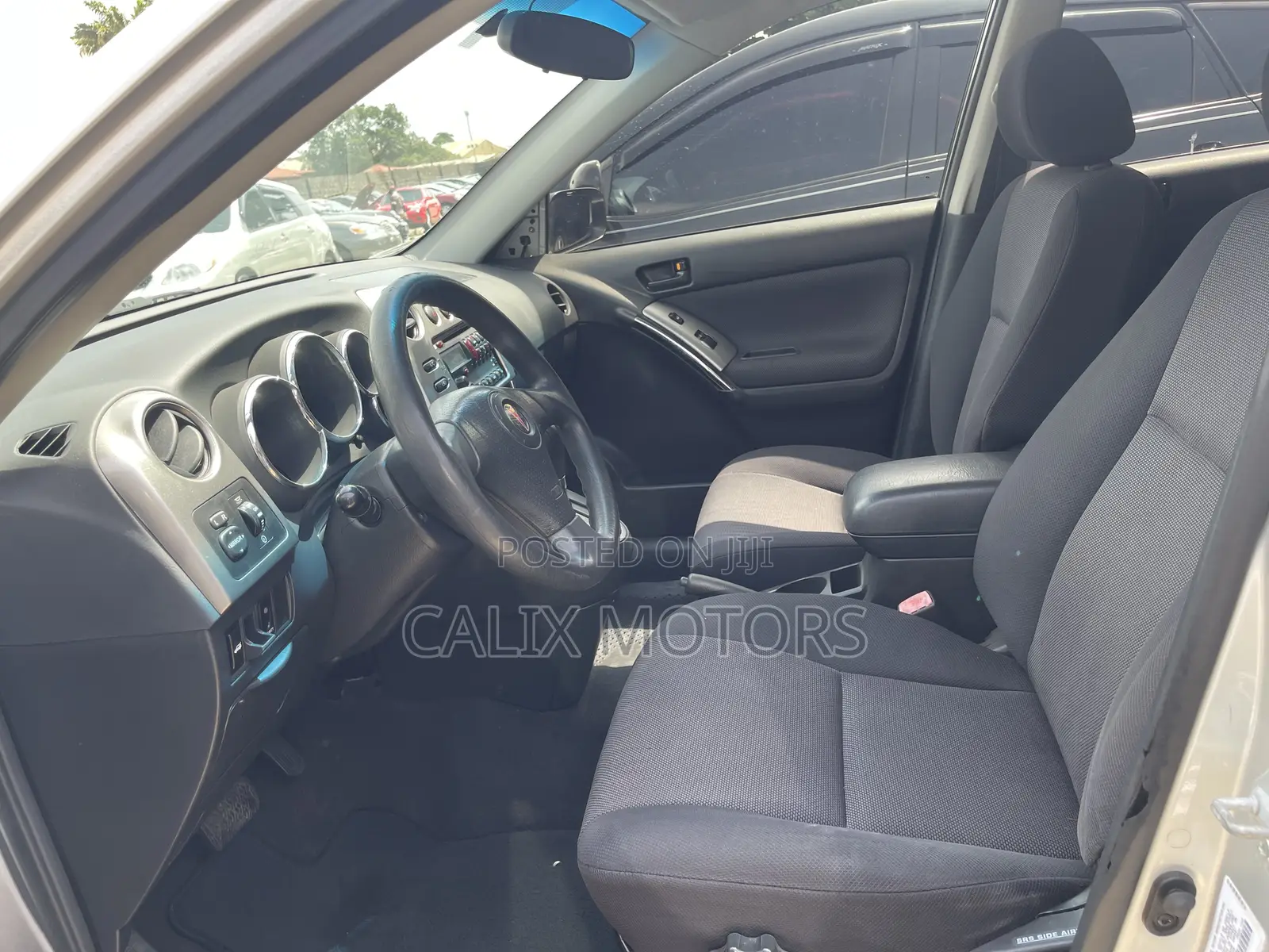 Pontiac Vibe Automatic 2004 Silver