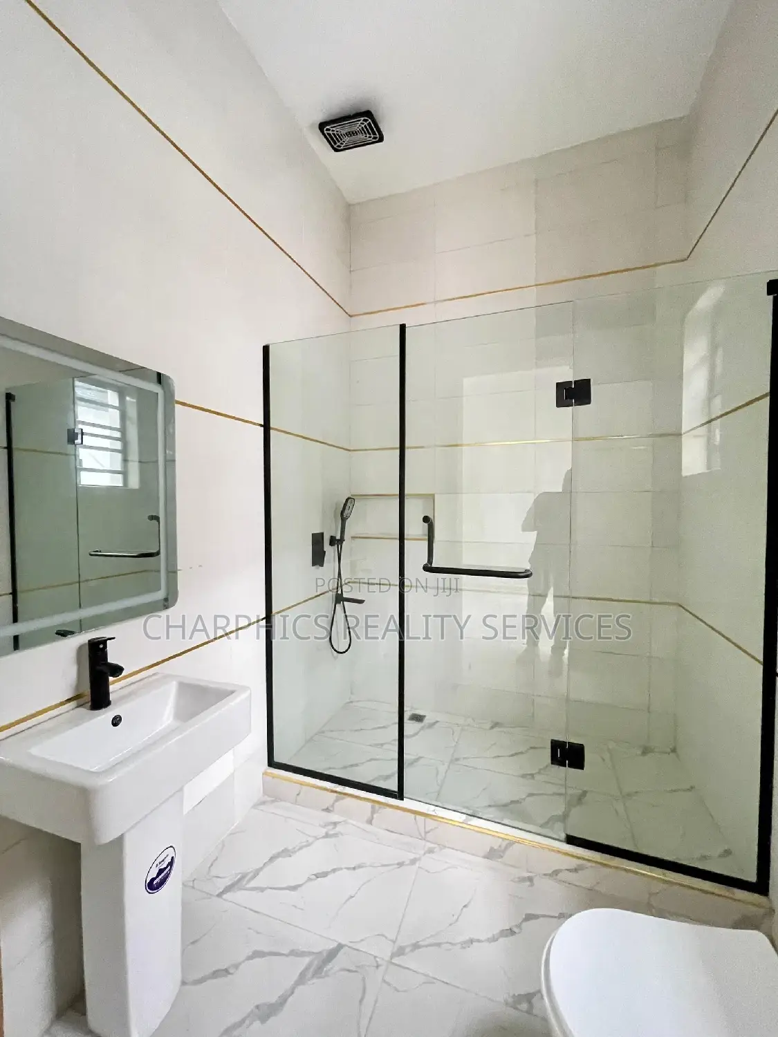 5bdrm Duplex in Lekki for sale