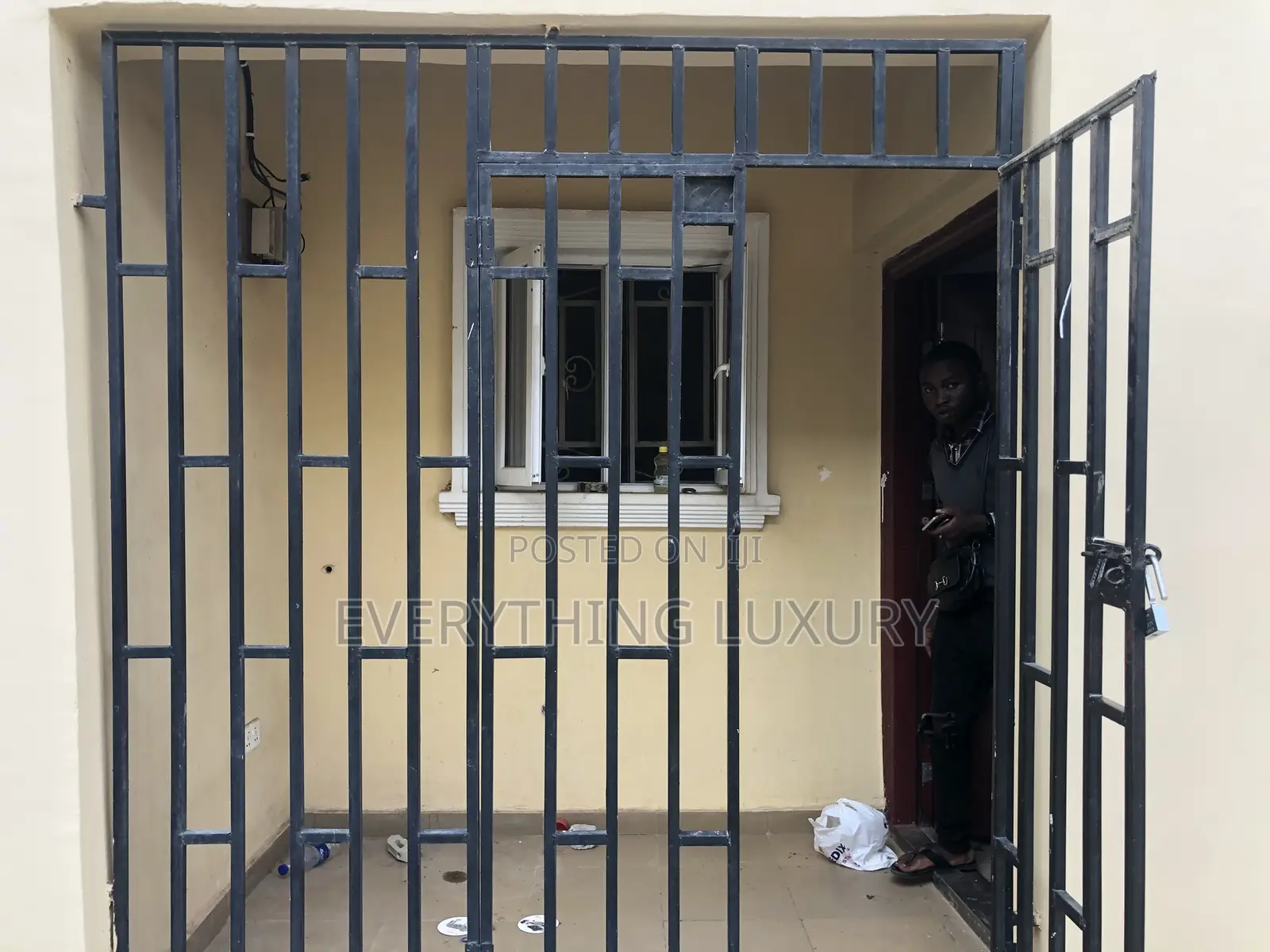 1bdrm Block of Flats in Ushafa for rent