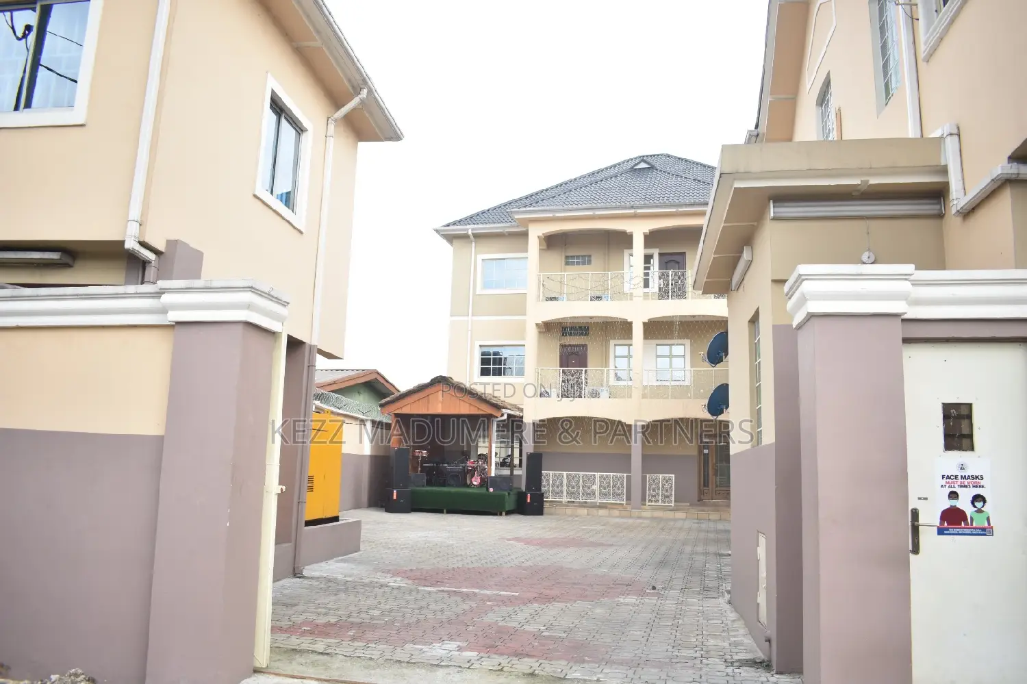For Sale : 20 Rooms Functional Hotel