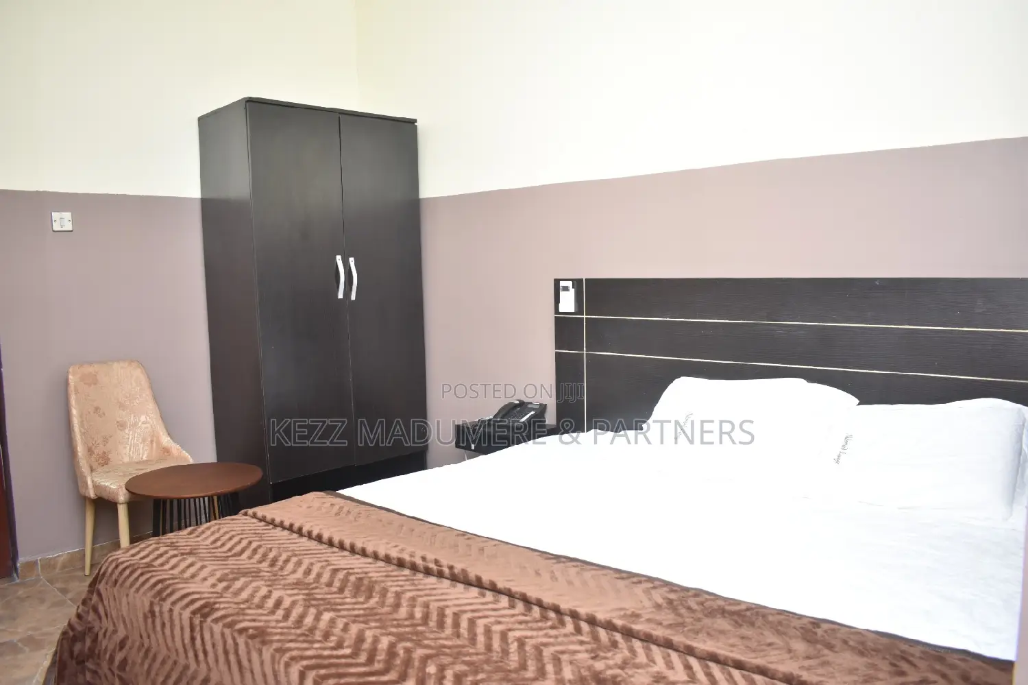 For Sale : 20 Rooms Functional Hotel