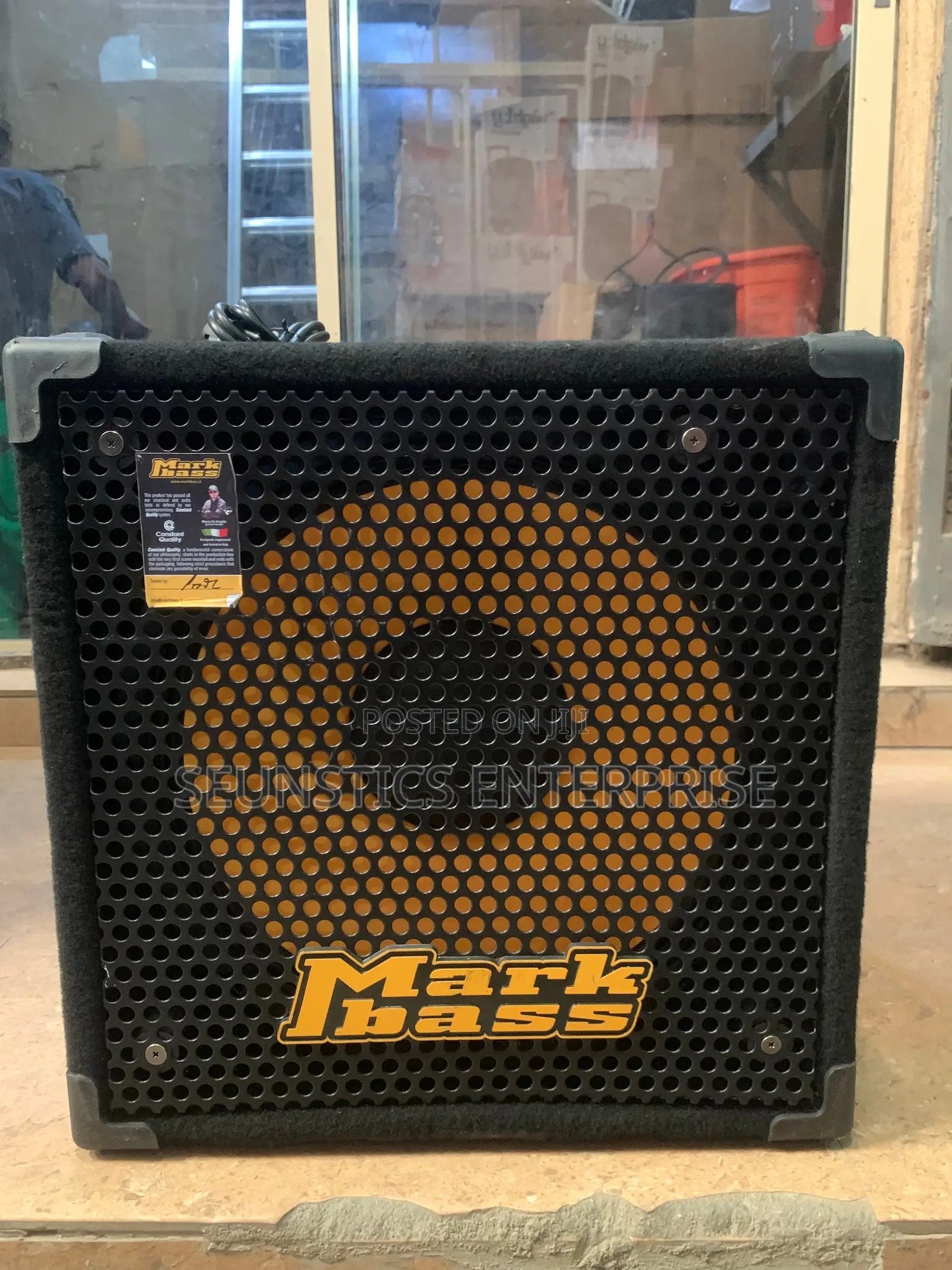 Quality Mark Bass Combo 2 (Guitar Amplifier)