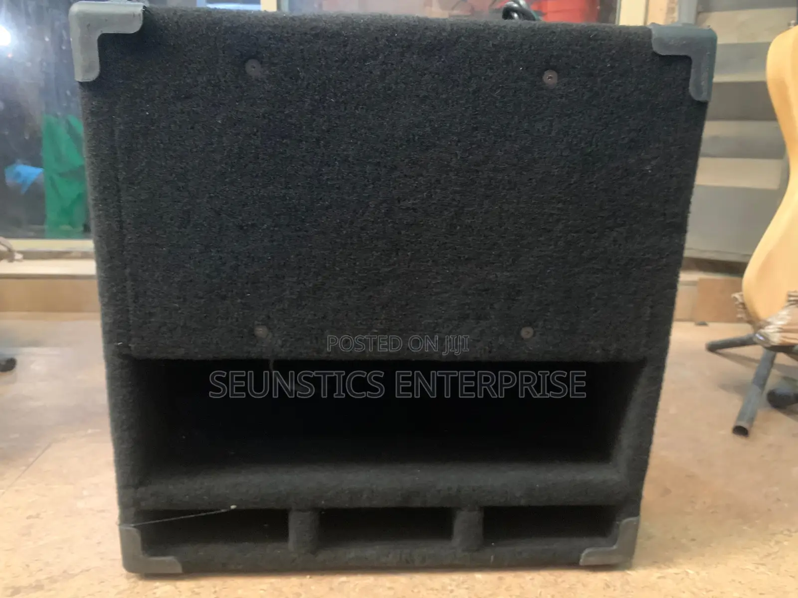 Quality Mark Bass Combo 2 (Guitar Amplifier)