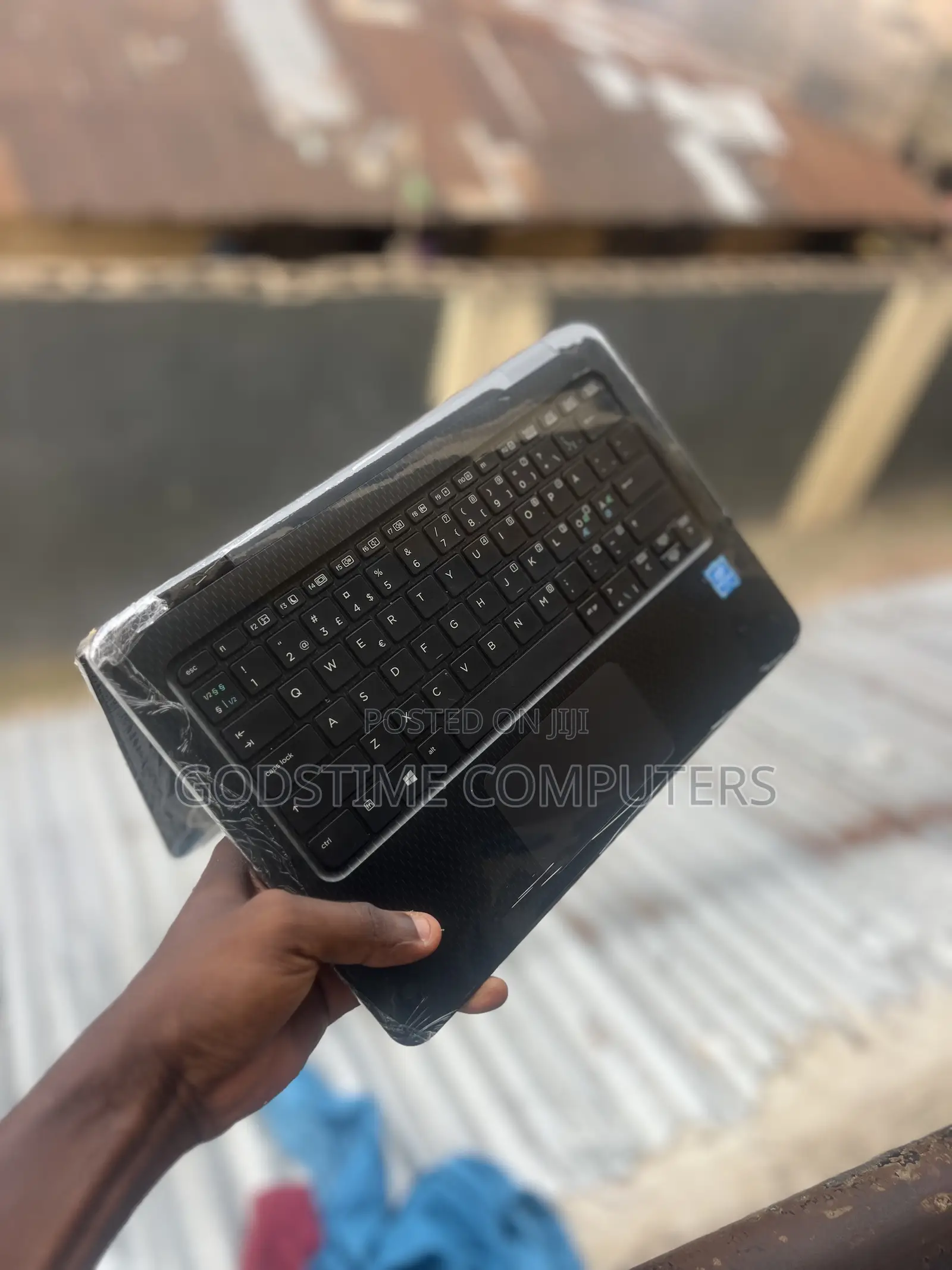 New Laptop HP Pavilion X360 4GB Intel SSD 128GB
