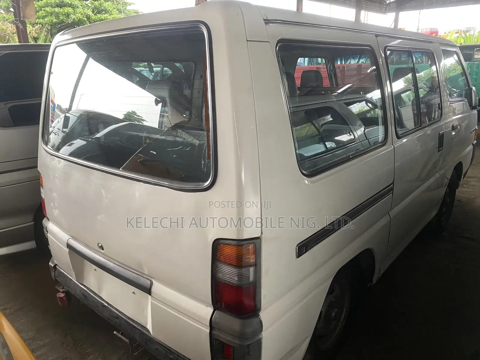 Mitsubishi L300 1999 Black