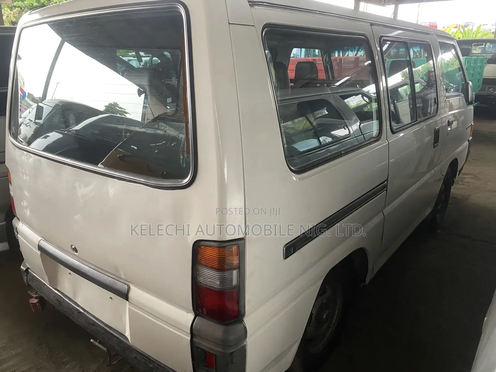 Mitsubishi L300 1999 Black