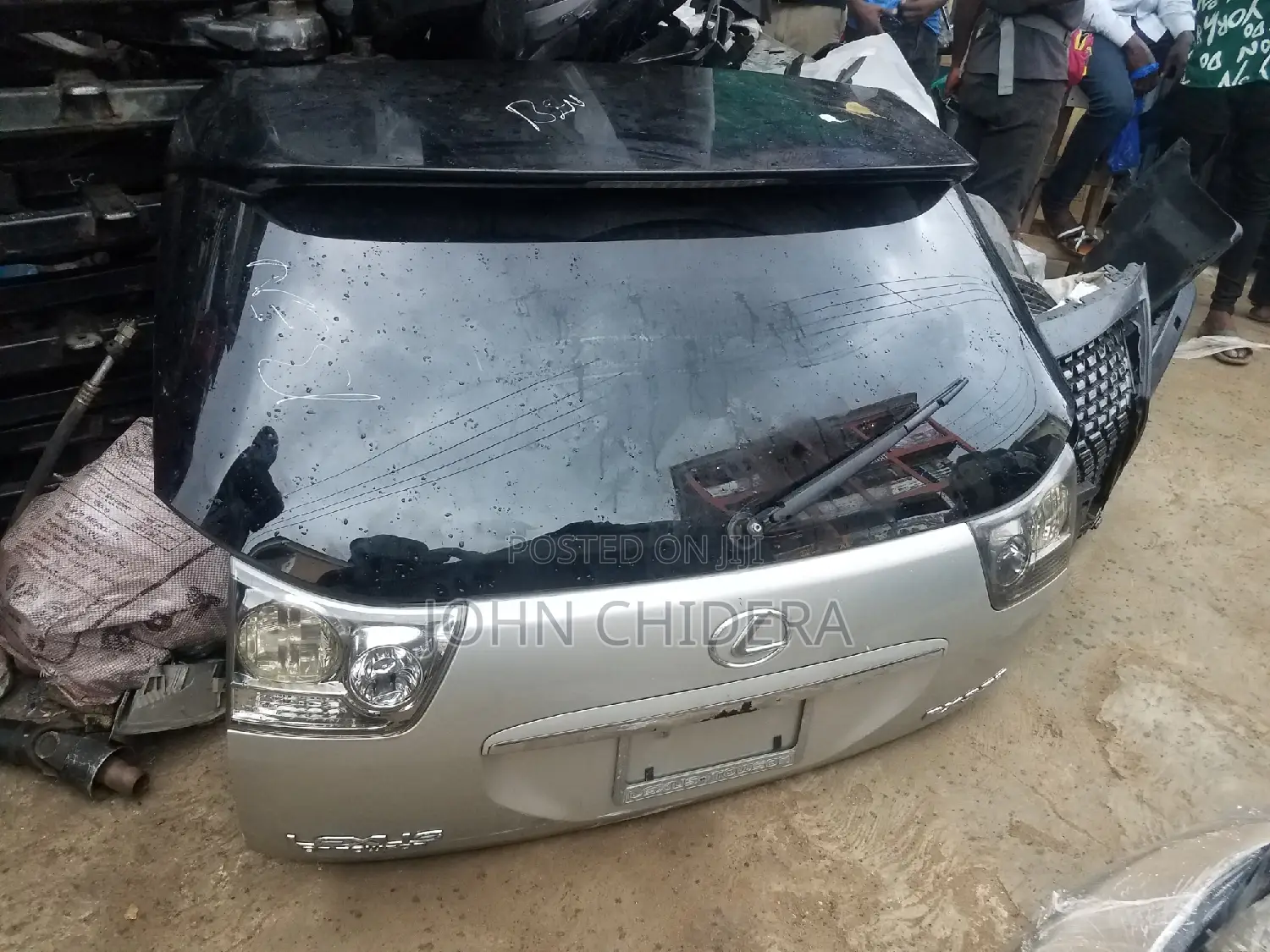 Boot for Toyota Lexus RX 330