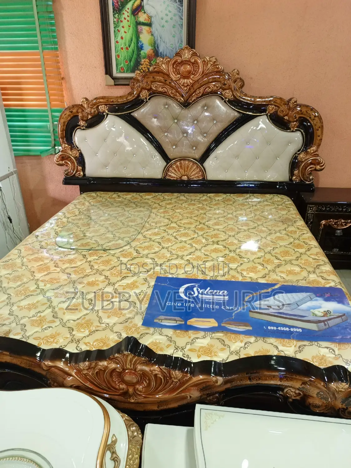 Brand New Quality and Imported Royal Bed With Mirror Console