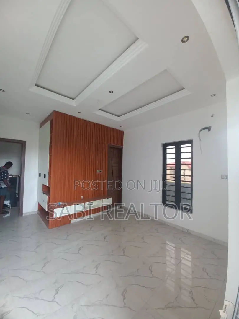 Furnished 6bdrm Duplex in Magodo Phase 2 for sale