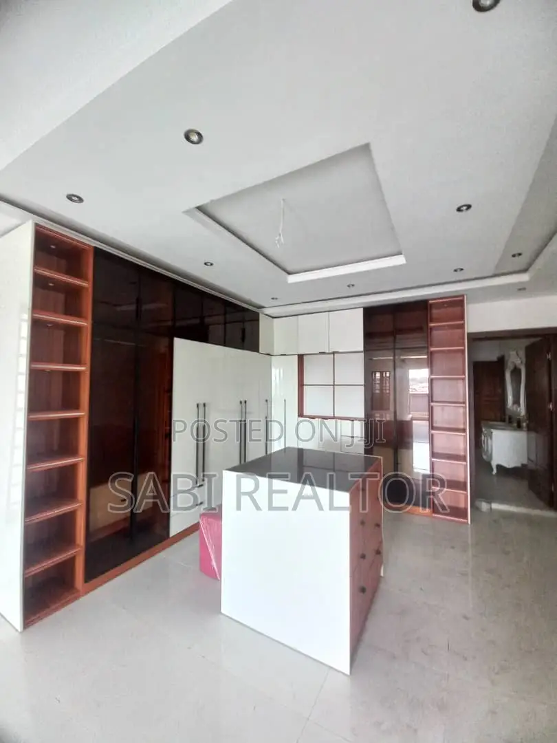 Furnished 6bdrm Duplex in Magodo Phase 2 for sale