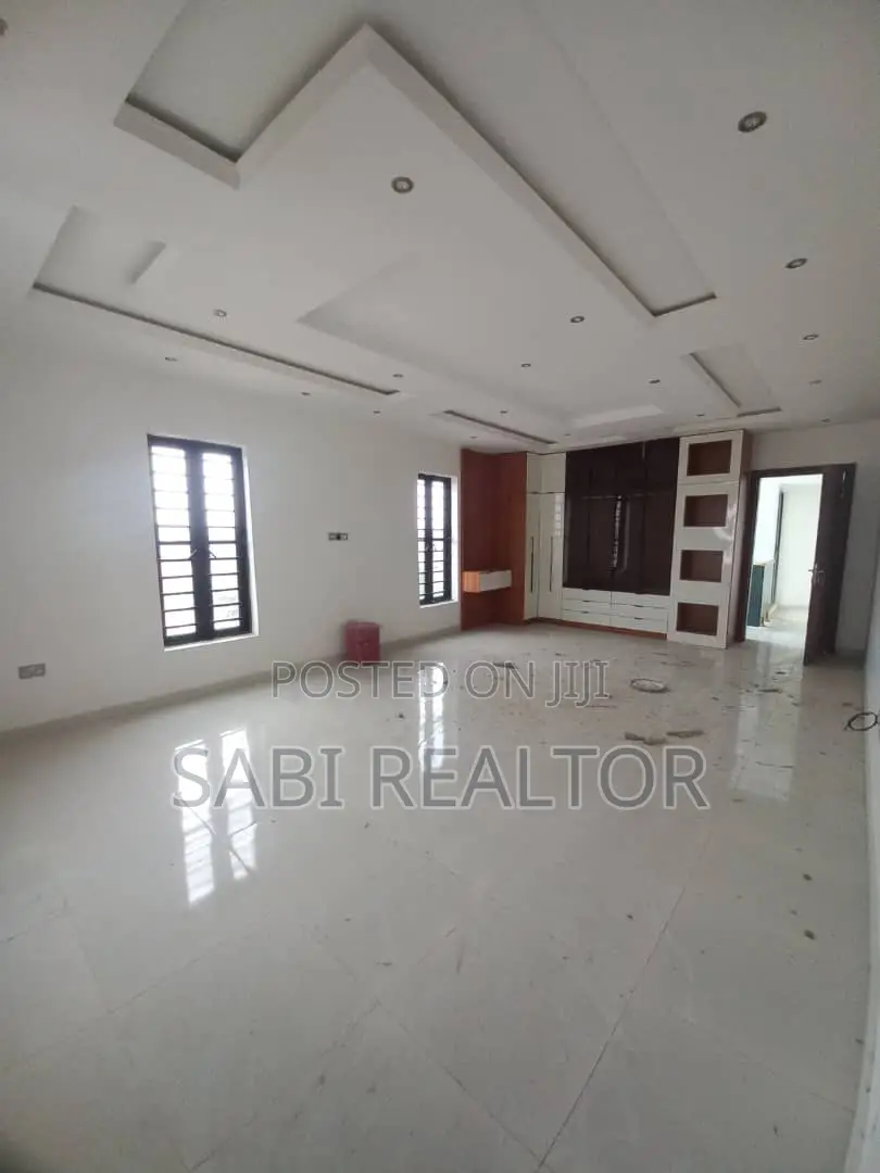 Furnished 6bdrm Duplex in Magodo Phase 2 for sale