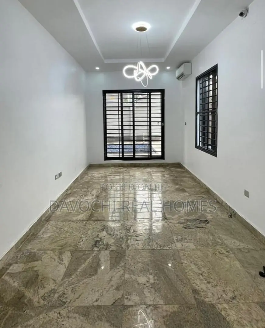5bdrm Duplex in Ikoyi for rent