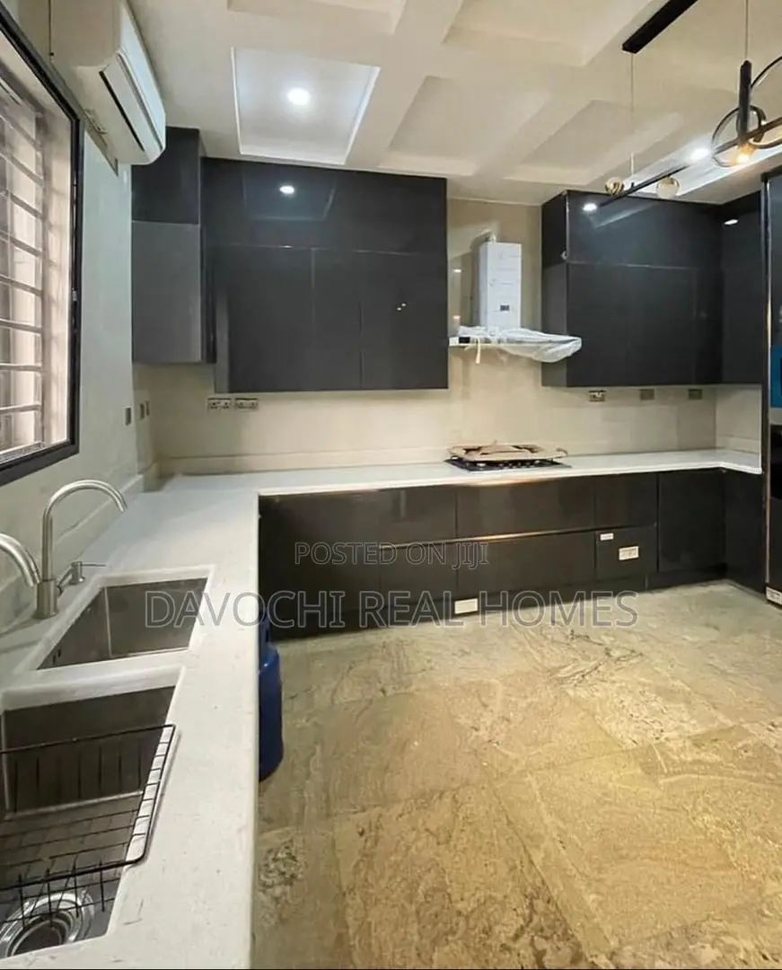 5bdrm Duplex in Ikoyi for rent