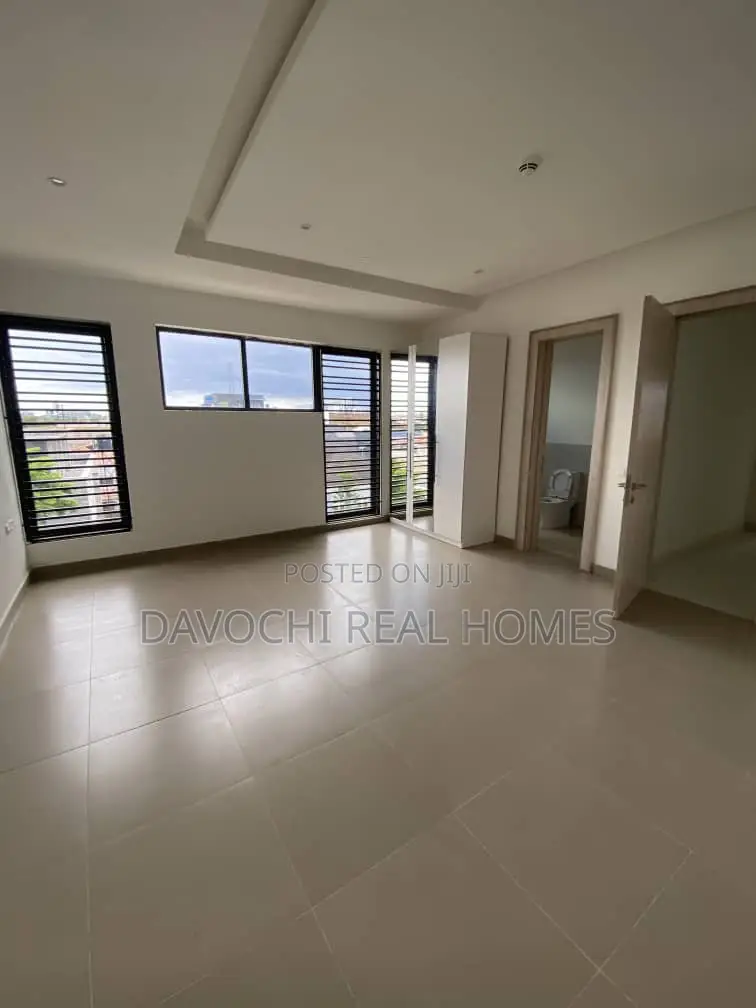 2bdrm Maisonette in Lekki Phase One for rent