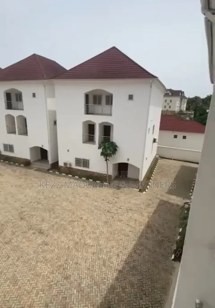6bdrm Mansion in Asokoro , Abuja , for sale