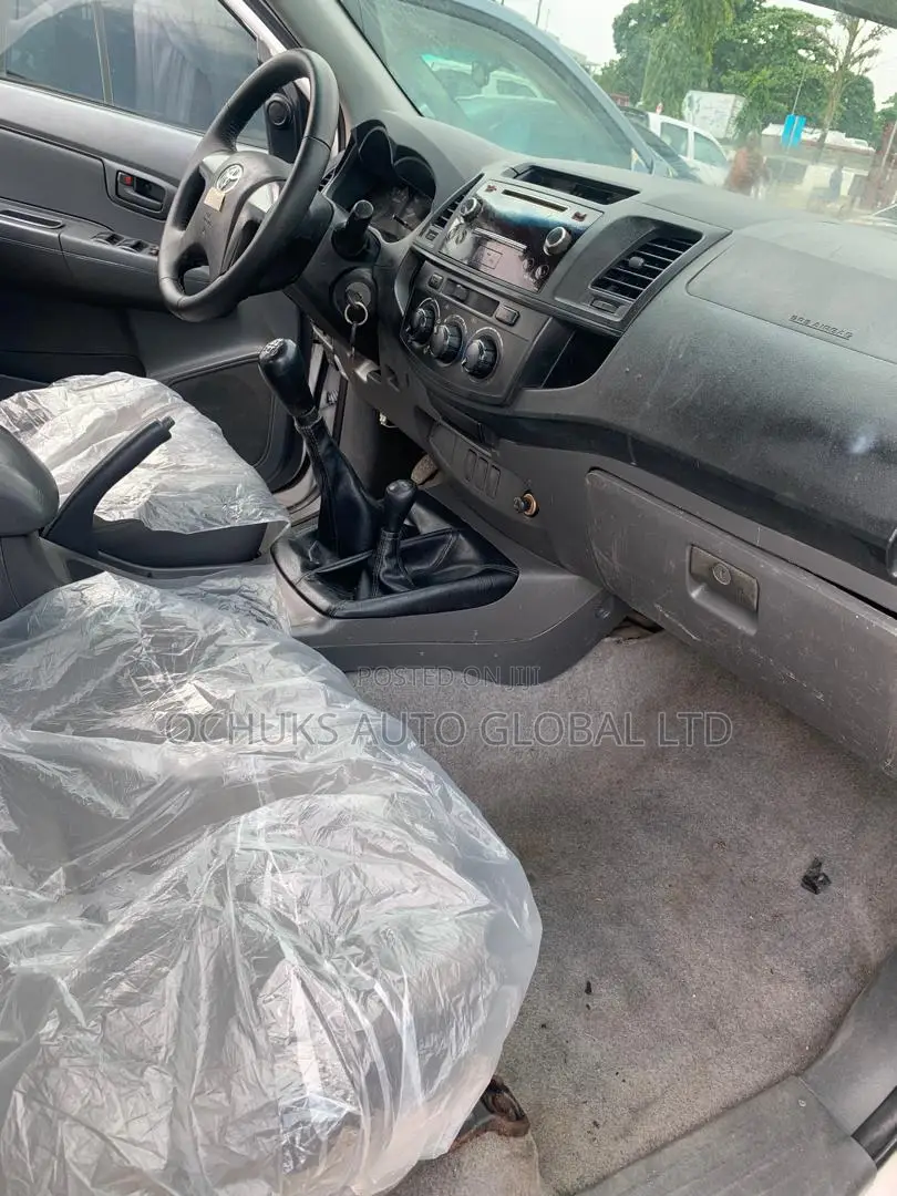 Toyota Hilux 2015 White