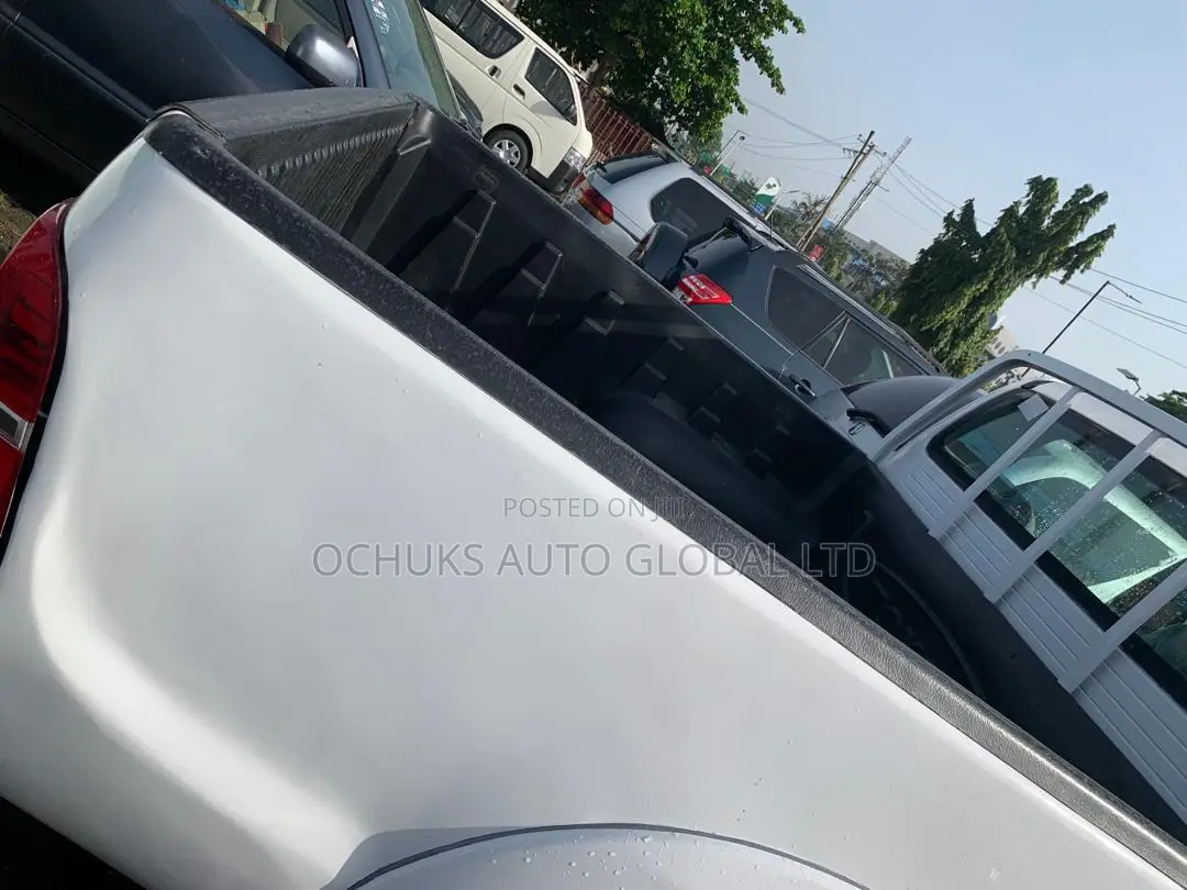Toyota Hilux 2015 White