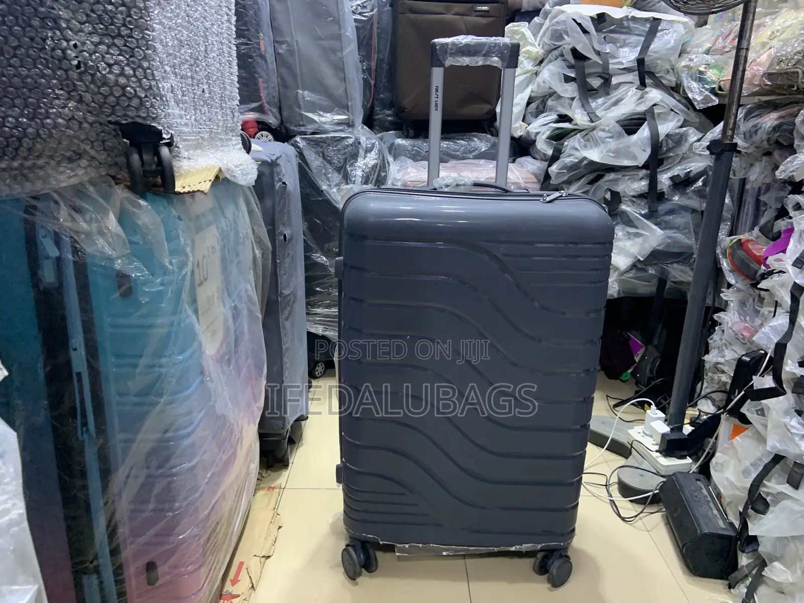 Big Size Grey Colour Unbreakable Travel Luggage