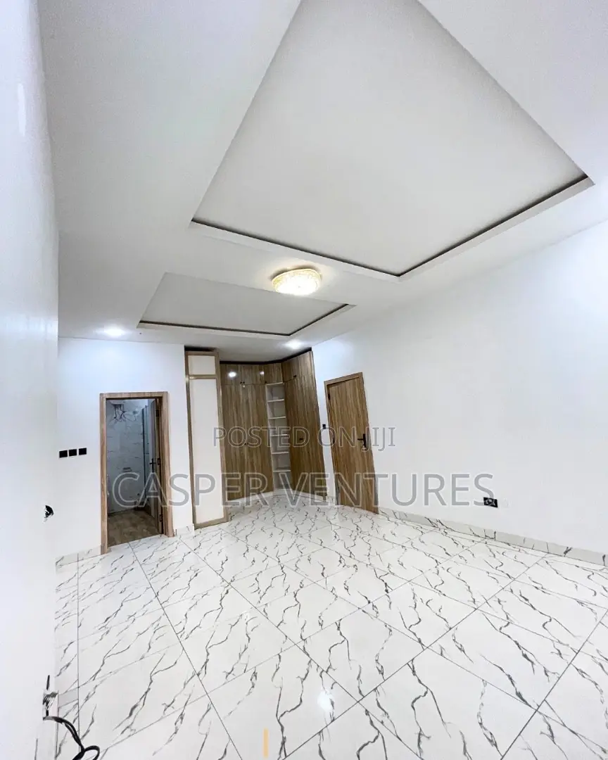 4bdrm Duplex in Ologolo for sale