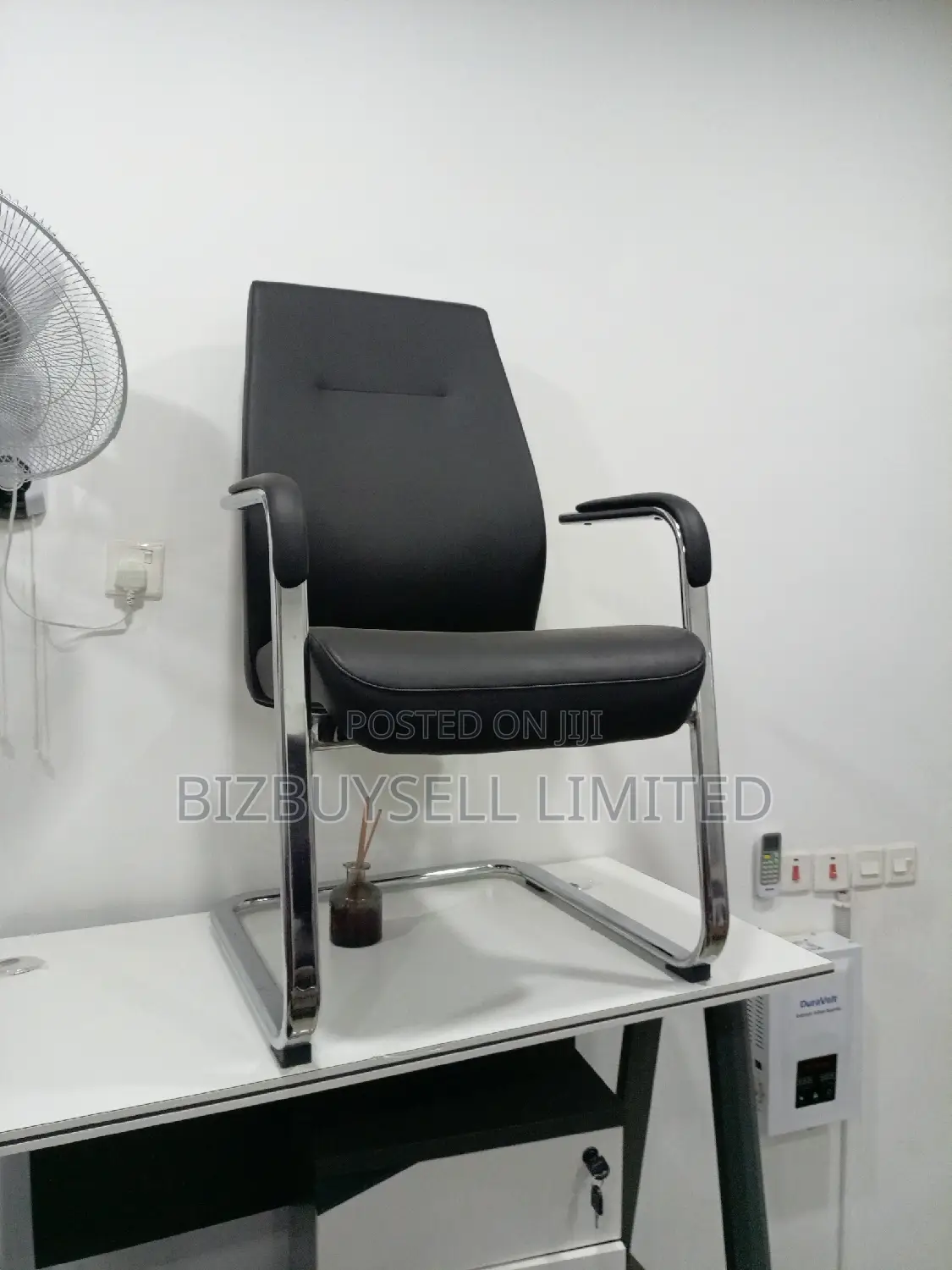 Executive Office Visitors Chair, Padded Chair.