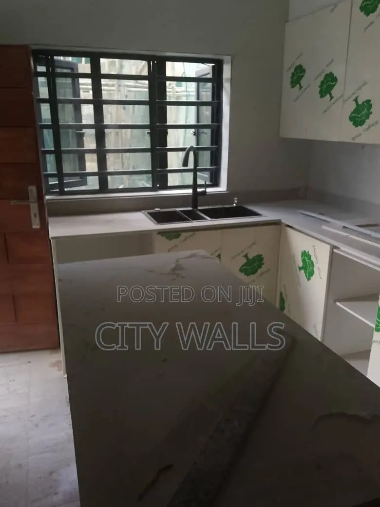 4bdrm Townhouse / Terrace in Lekki for rent