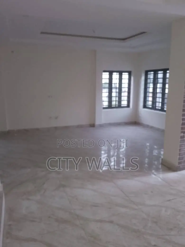 4bdrm Townhouse / Terrace in Lekki for rent