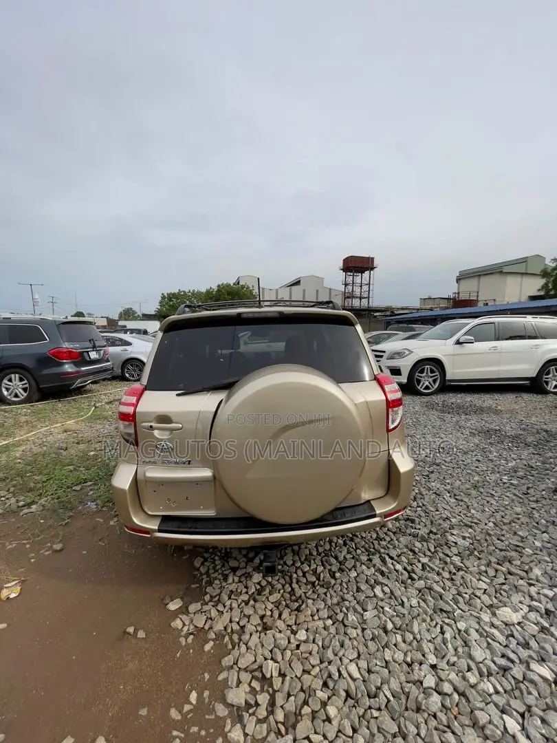 Toyota RAV4 3.5 Limited 4x4 2010 Gold