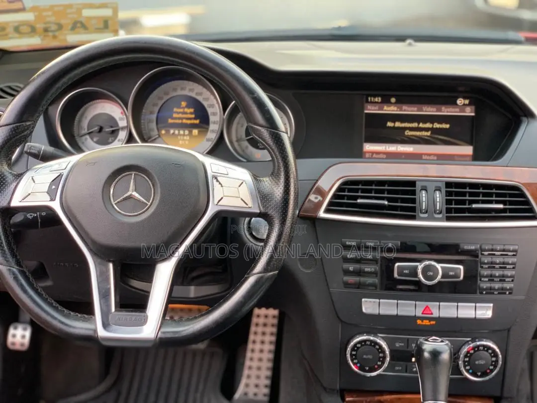 Mercedes-Benz C250 2012 Red