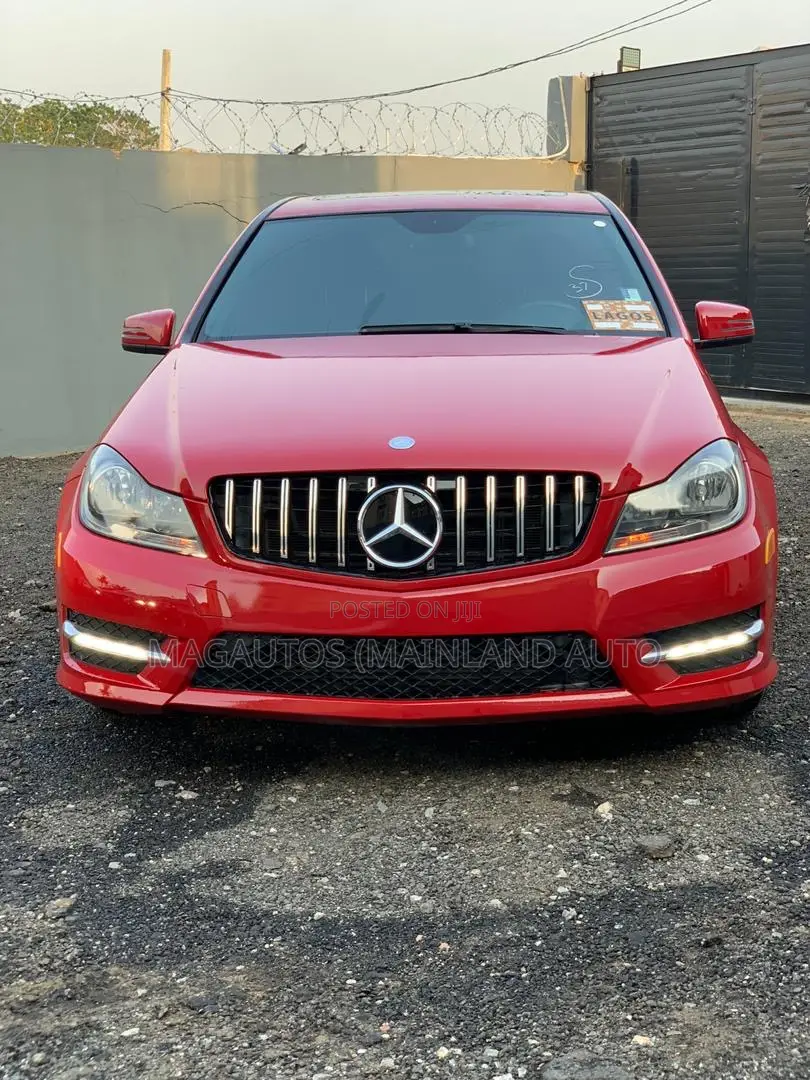 Mercedes-Benz C250 2012 Red