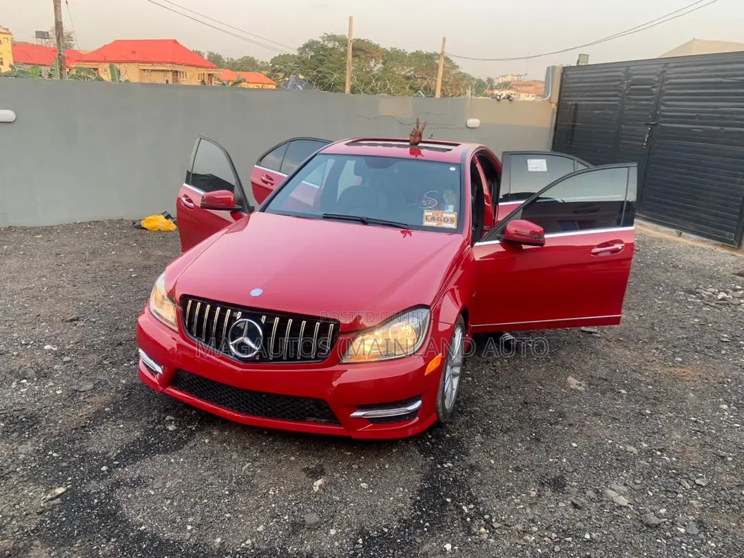 Mercedes-Benz C250 2012 Red