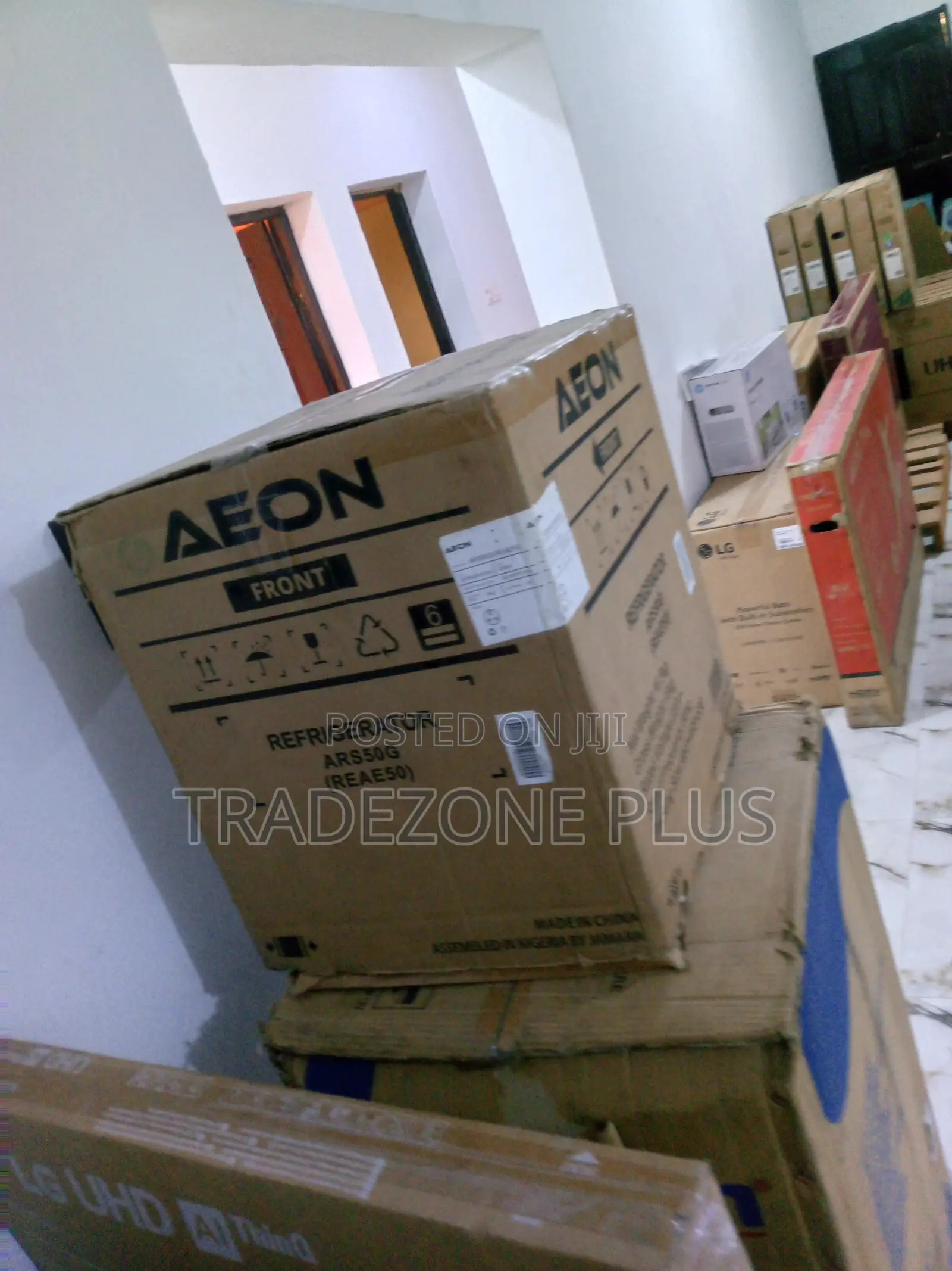 Durable Bedside Refrigerator Ars50g Aeon
