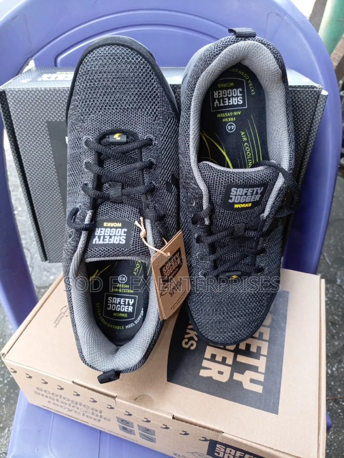 Econila Light Weight Safety Joggers Safety Shoe
