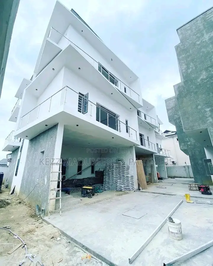 4bdrm Duplex in Dr Peter Odili , for sale