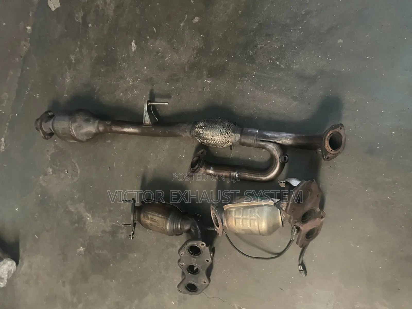 Complete Catalyst Converter Toyota Avalon 2017 Model