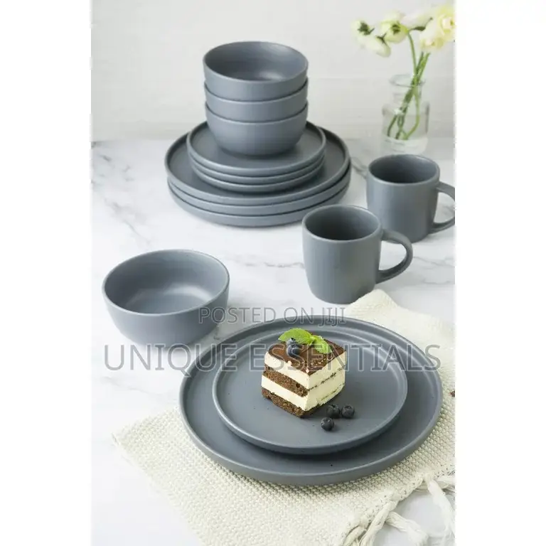 Barbary Oak Verona 16 Piece Dinnerware Set
