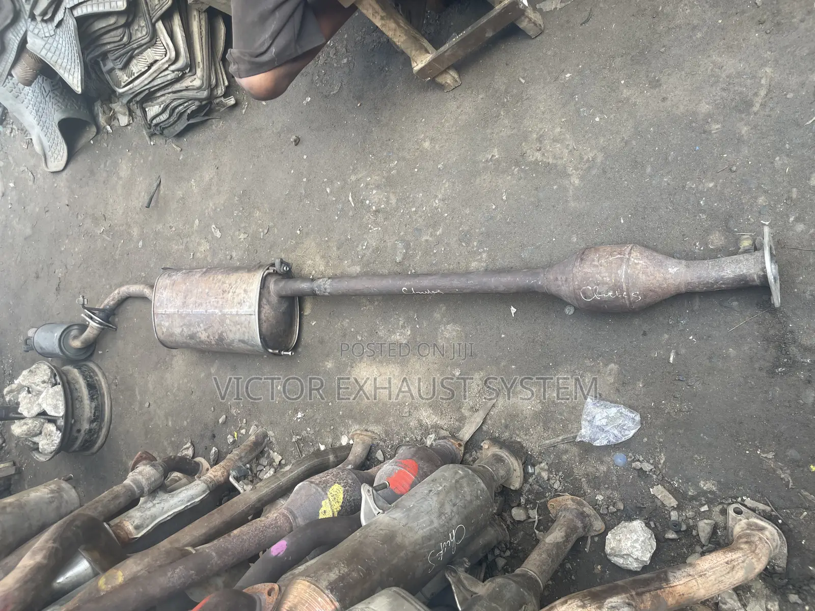 Center Catalyst and Exhaust Pot Toyota Highlander 2006 Model