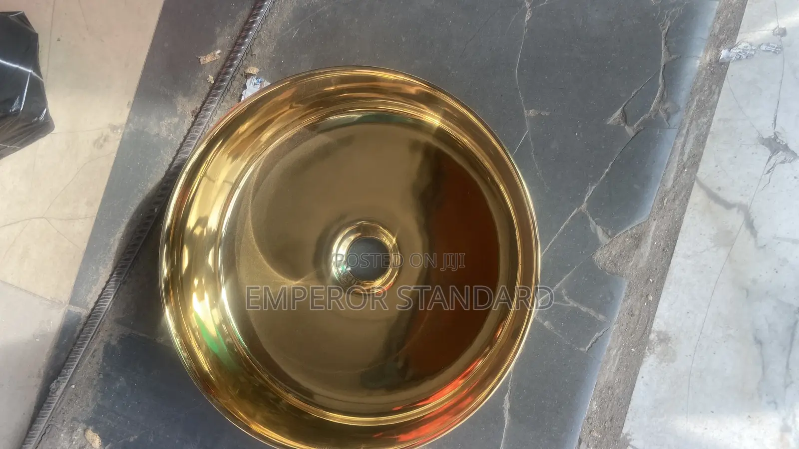 Golden Counter Top Washing Hand Basin