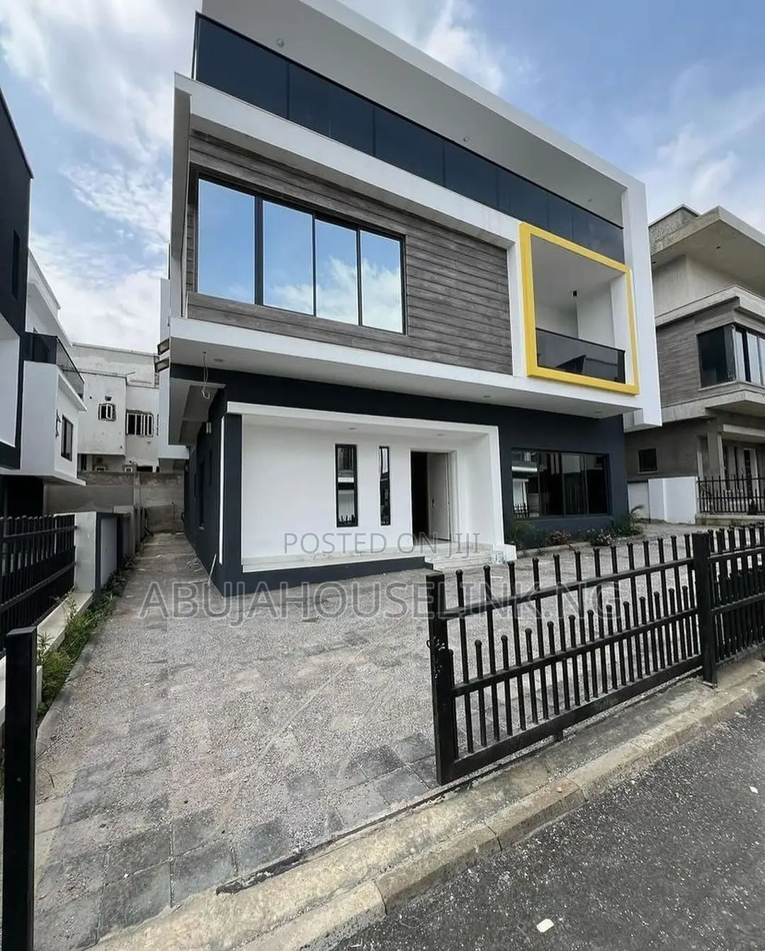 6bdrm Duplex in Guzape Main Abuja for sale