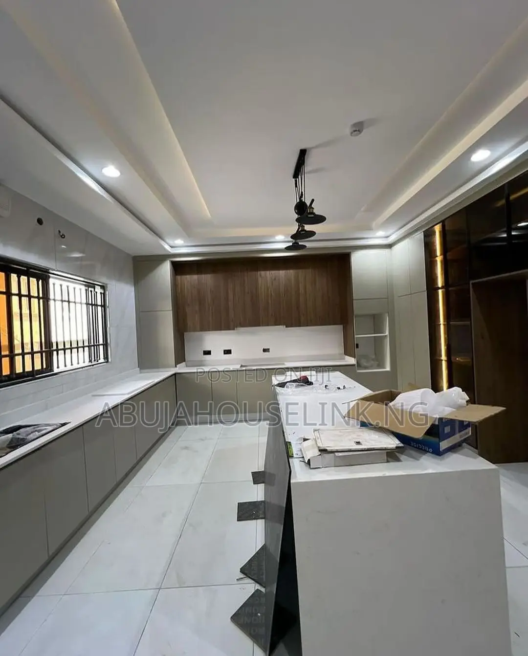 6bdrm Duplex in Guzape Main Abuja for sale