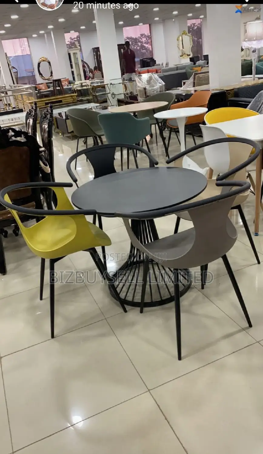 4 Seaters Mini Dining Table And Chair.