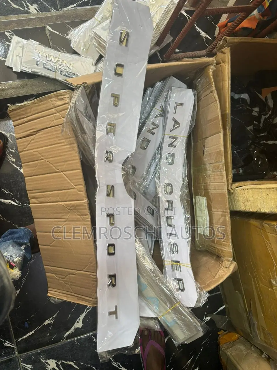 High Quality Certified Complete Brand New Landcruiser Emblem