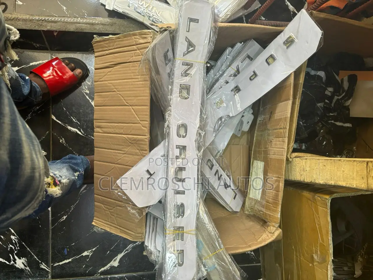 High Quality Certified Complete Brand New Landcruiser Emblem