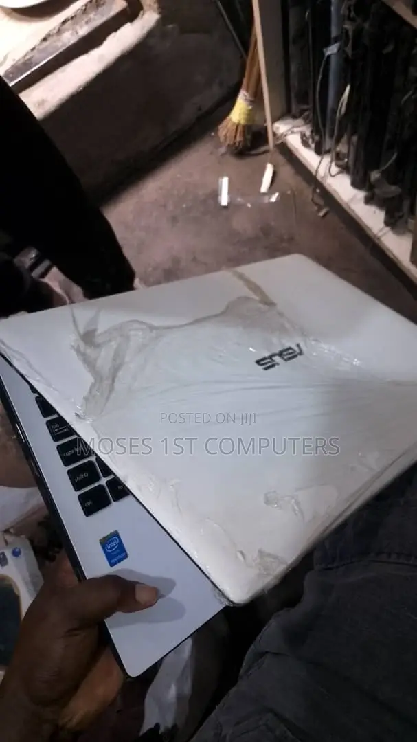 New Laptop Asus 4GB HDD 500GB