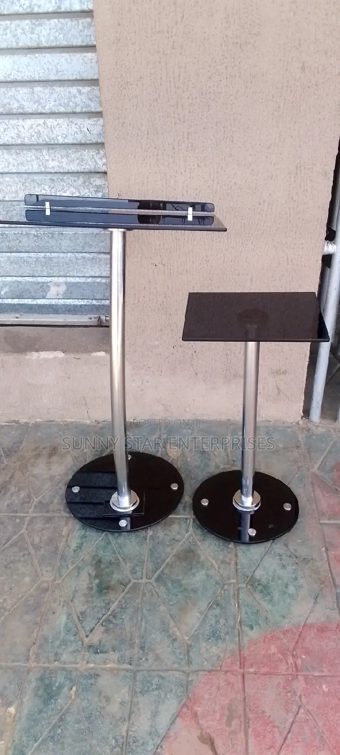 High Quality Executive Thick Glass Single Pole Pulpit