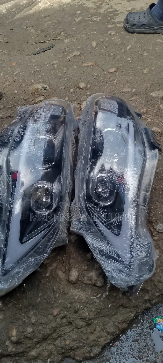 Headlight for Corolla 2011 Model