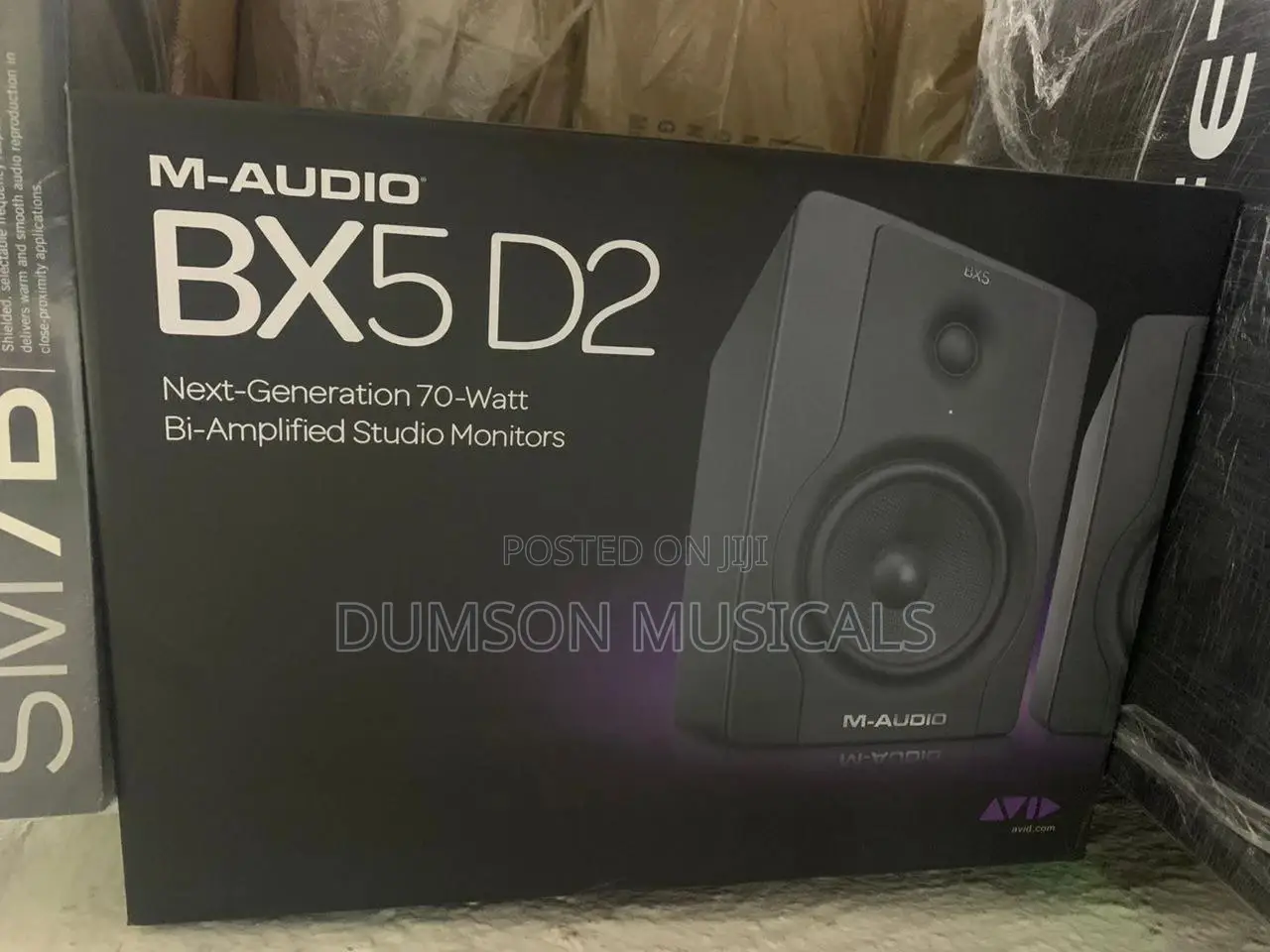 Bx5d2 M-Audio Studio Monitor